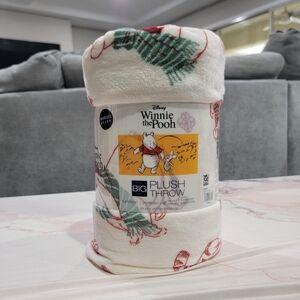 The Big One Winnie the Pooh Holiday Oversized Plush Throw 5x6ft Blanket